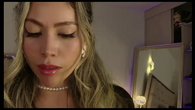Snapshot of Ammy_Castro chatting on 06/11/26, 10:41 Ammy Castro online show from 06/11/26, 10:41