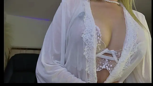 Snapshot of Ammy_Castro chatting on 08/01/26, 10:41 Ammy Castro online show from 08/01/26, 10:41