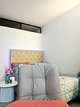 Helleamazing online show from 10/02/25, 02:18