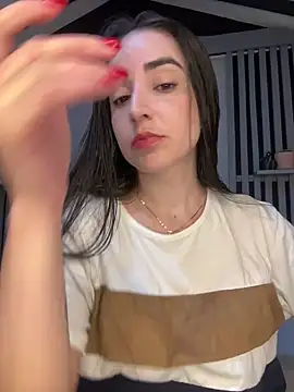 Snapshot of Victoria-And1 chatting on 12/29/24, 01:56 Victoria-And1 online show from 12/29/24, 01:56