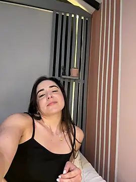 Snapshot of Victoria-And1 chatting on 01/24/25, 04:27 Victoria-And1 online show from 01/24/25, 04:27