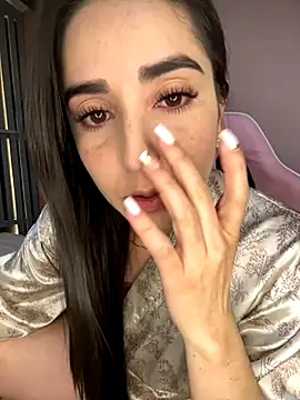 Snapshot of Victoria-And1 chatting on 09/19/25, 01:18 Victoria-And1 online show from 09/19/25, 01:18