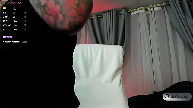 kira moon   online show from 10/30/25, 09:37