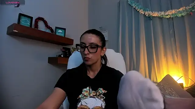 kira moon   online show from 03/31/26, 09:26