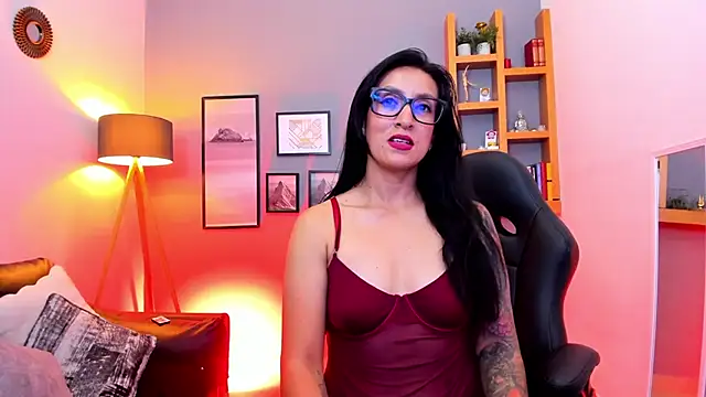 kira moon   online show from 04/16/26, 09:04