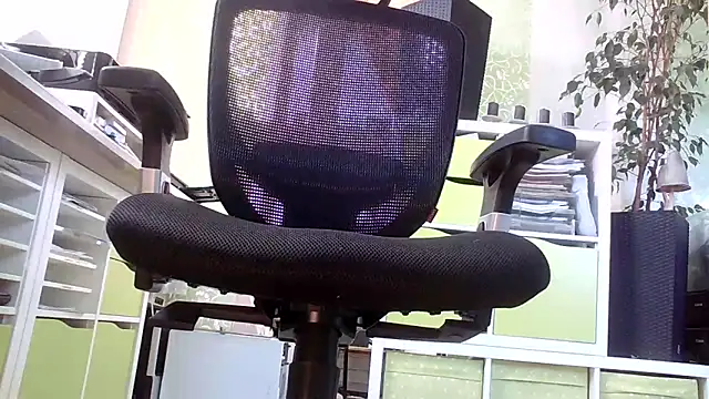 boy-nude online show from 02/17/25, 08:30