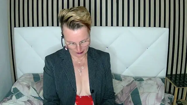 xxNoeliaxx online show from 02/04/25, 11:16