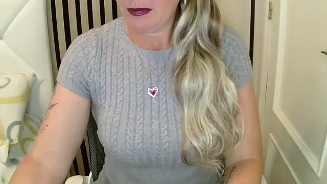 xxNoeliaxx online show from 03/15/26, 08:42