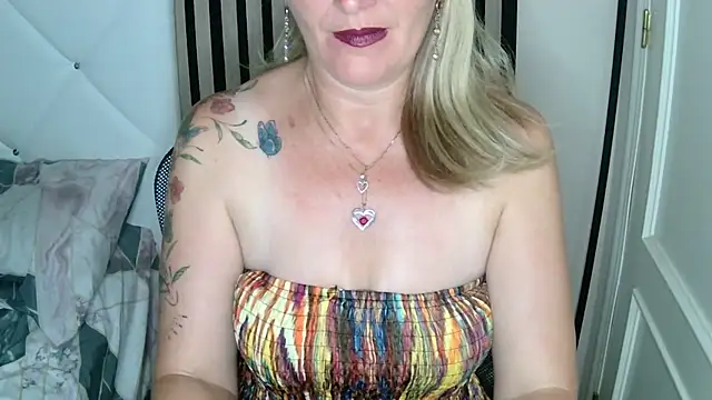 xxNoeliaxx online show from 07/13/26, 06:49