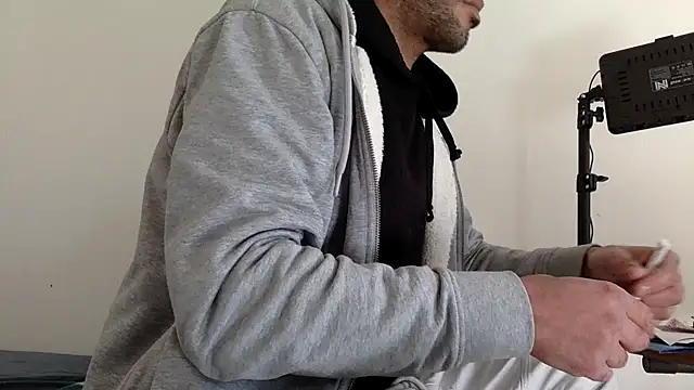 molozeb online show from 10/18/25, 10:49