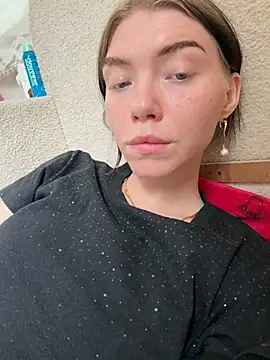 Lisaaa Alisa online show from 04/22/26, 08:17