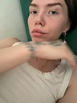 Snapshot of Lisaaa_Alisa chatting on 05/11/26, 12:00 Lisaaa Alisa online show from 05/11/26, 12:00