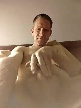 Snapshot of Blondinet92 chatting on 11/25/25, 10:43 Blondinet92 online show from 11/25/25, 10:43