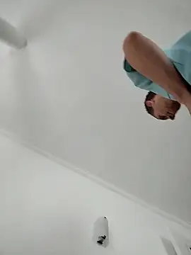 Snapshot of Blondinet92 chatting on 12/01/25, 04:34 Blondinet92 online show from 12/01/25, 04:34