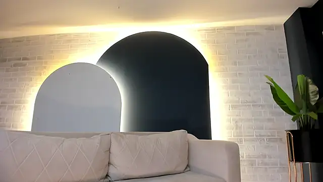 Snapshot of DominiqueVega chatting on 01/19/25, 07:25 DominiqueVega online show from 01/19/25, 07:25