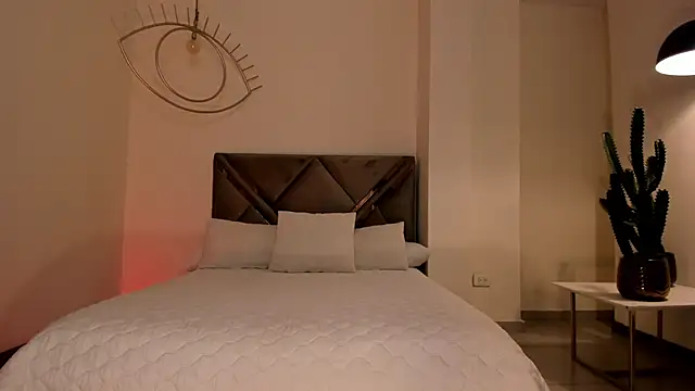 Snapshot of DominiqueVega chatting on 11/29/25, 11:41 DominiqueVega online show from 11/29/25, 11:41