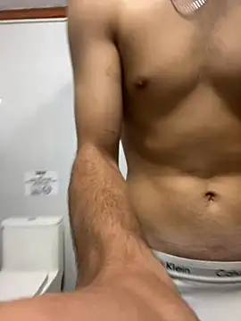 Snapshot of h0rnyguy001 chatting on 02/20/26, 11:00 h0rnyguy001 online show from 02/20/26, 11:00