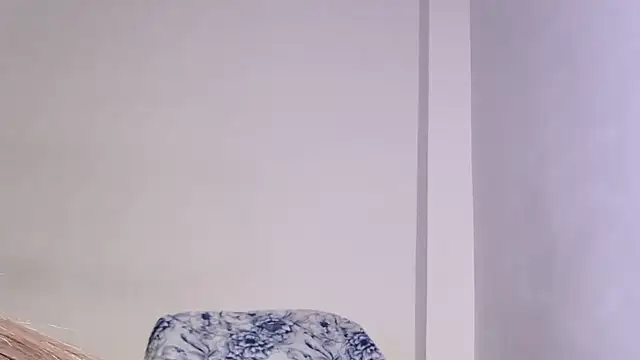 caarlywhitee online show from 12/19/25, 12:39