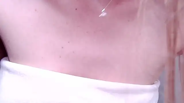 caarlywhitee online show from 04/05/26, 12:52