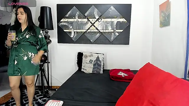 SARAMISHA online show from 12/21/25, 02:02