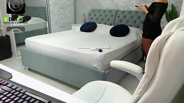 Snapshot of Ellysse_ chatting on 12/23/24, 09:16 Ellysse  online show from 12/23/24, 09:16