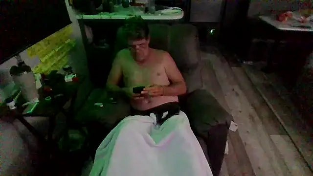 Snapshot of lateniter chatting on 09/14/25, 05:28 lateniter online show from 09/14/25, 05:28