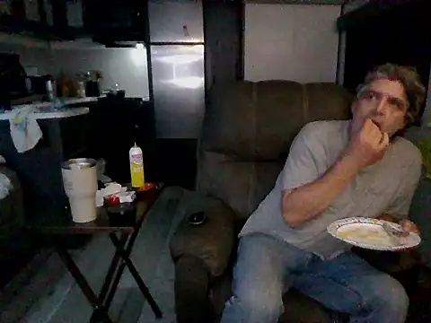 Snapshot of lateniter chatting on 01/07/26, 01:41 lateniter online show from 01/07/26, 01:41