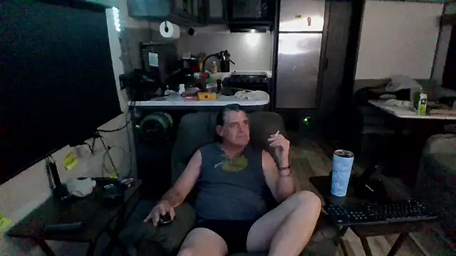 lateniter online show from 04/22/26, 05:32