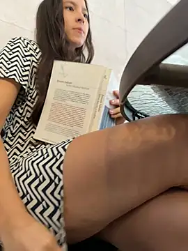 LittleDoll    online show from 01/06/25, 02:03