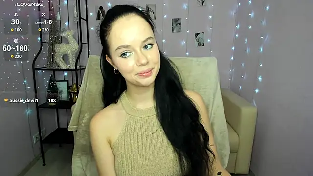 Snapshot of Lori__Hell chatting on 12/16/24, 12:27 Lori  Hell online show from 12/16/24, 12:27