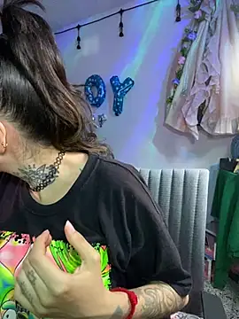 LiliJones  online show from 04/15/26, 08:20