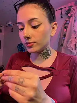 LiliJones  online show from 04/18/26, 07:58