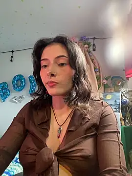 Snapshot of LiliJones_ chatting on 05/17/26, 08:27 LiliJones online show from 05/17/26, 08:27