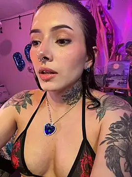 Snapshot of LiliJones_ chatting on 05/27/26, 10:51 LiliJones online show from 05/27/26, 10:51