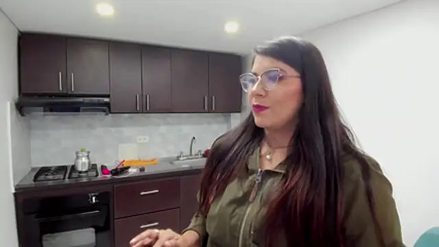 Luna Dumont online show from 11/25/25, 10:59