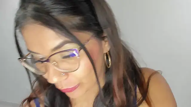 Luna Dumont online show from 04/19/26, 06:10