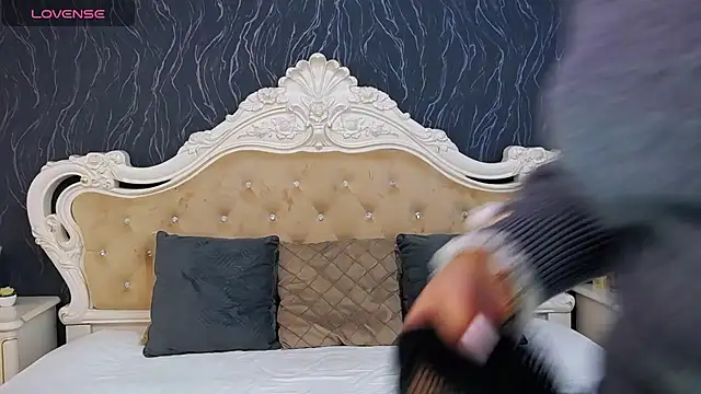 Lauren Saint online show from 02/01/25, 12:47