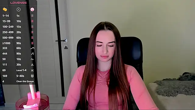Snapshot of Kimmberr chatting on 10/24/25, 04:42 Kimmberr online show from 10/24/25, 04:42