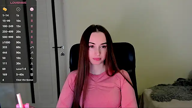 Snapshot of Kimmberr chatting on 10/27/25, 06:17 Kimmberr online show from 10/27/25, 06:17