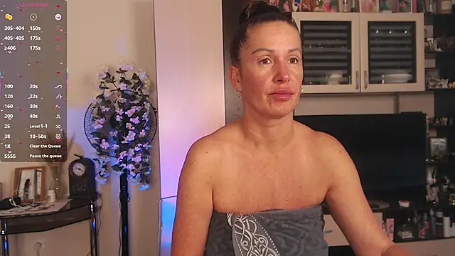 SheilaRyan online show from 11/03/25, 05:20