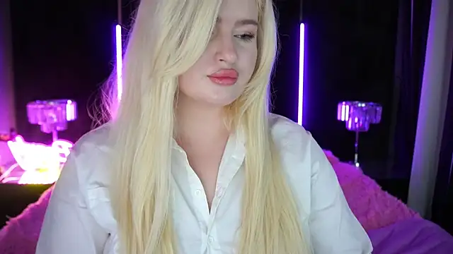 CocoSecretss online show from 12/17/24, 07:40