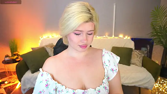 CocoSecretss online show from 04/17/26, 06:38