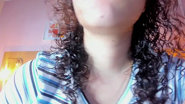 Snapshot of Dollar-girl chatting on 02/13/25, 11:39 Dollar-girl online show from 02/13/25, 11:39