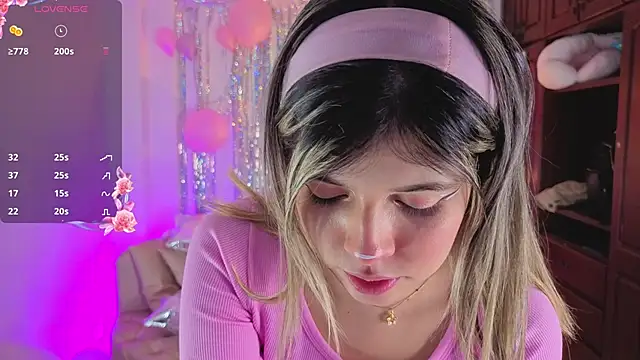 NATAASHA    online show from 04/16/26, 03:40