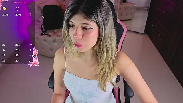 NATAASHA    online show from 04/18/26, 03:21