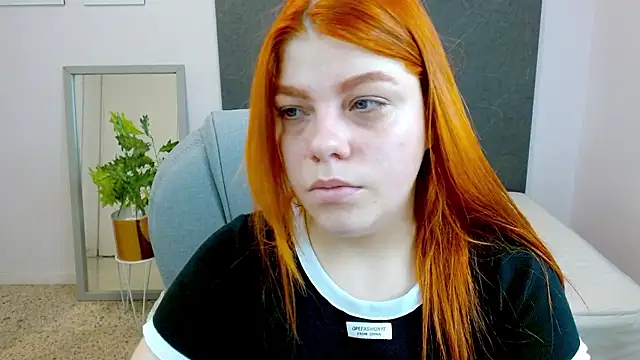 Snapshot of lucie_nicolls chatting on 12/02/24, 08:22 lucie nicolls online show from 12/02/24, 08:22