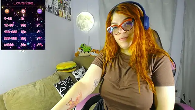 Snapshot of lucie_nicolls chatting on 03/18/25, 10:58 lucie nicolls online show from 03/18/25, 10:58