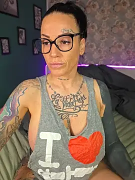 EmilyDiazofficial online show from 04/24/26, 08:17