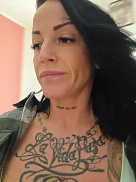 EmilyDiazofficial online show from 06/11/26, 08:23
