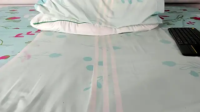 maybelline69 online show from 11/08/25, 10:04